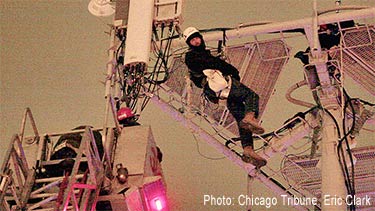 Tower climber rescued in Chicag, Illinois