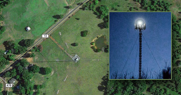 According to a photograph taken by the Longview News-Journal last night, the tower appeared to have its obstruction lighting working. Also, it seems that the guy wires are still intact. 